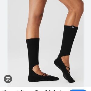 alo Black Ballet Grip Socks